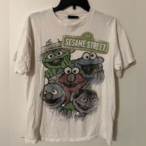 🔥 Sesame Street Ivory T-Shirt with Logo and Characters